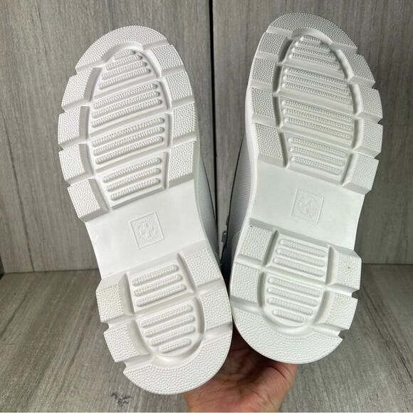 NEW Dr. Martens Docs Combs White Canvas Lace Up Combat Boot Shoes Women’s Size 9 - Picture 8 of 10
